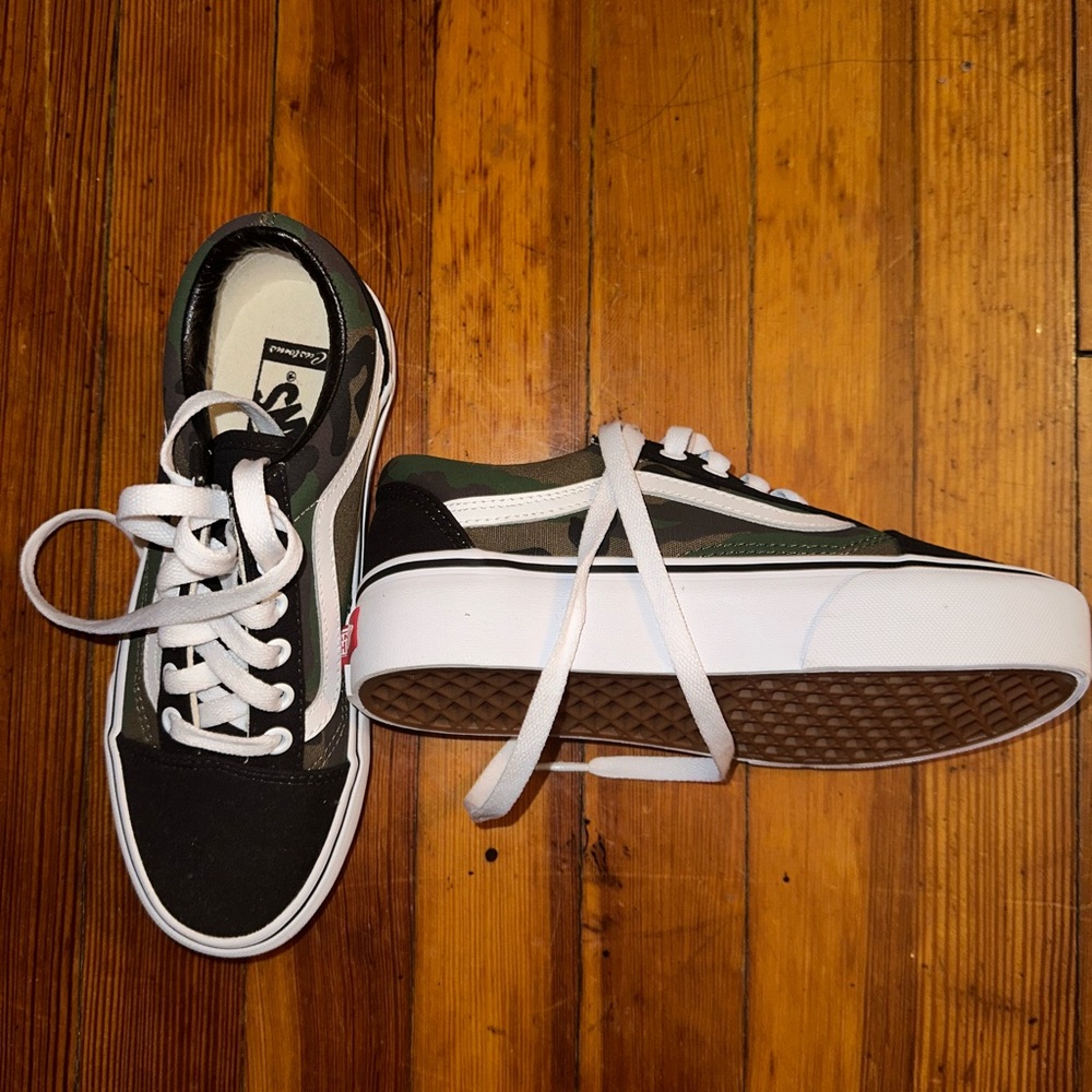 Brand New Custom Platform Vans